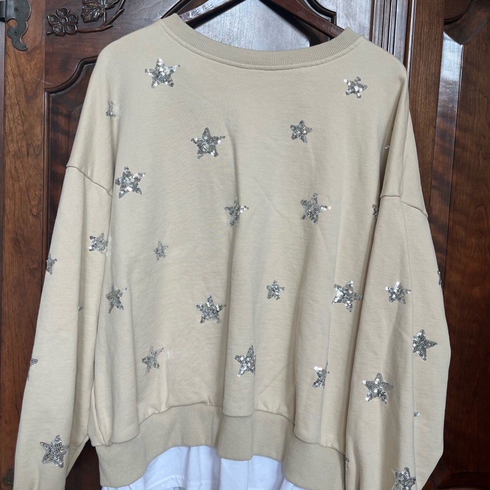 Sister Nancy brand M tan star sweatshirt with high-quality 100% cotton.